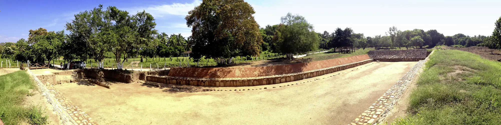 Ball court at La Chole