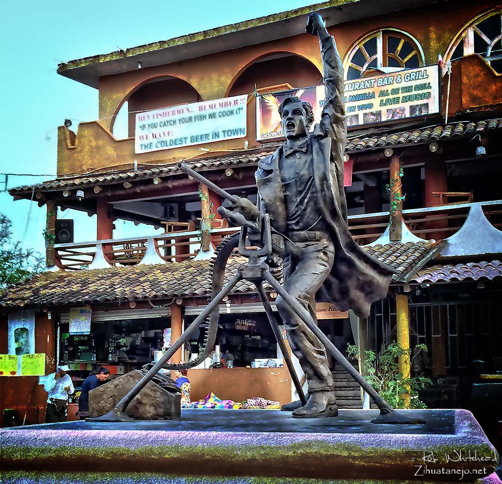 Estatua del Tte. Jos� Azueta